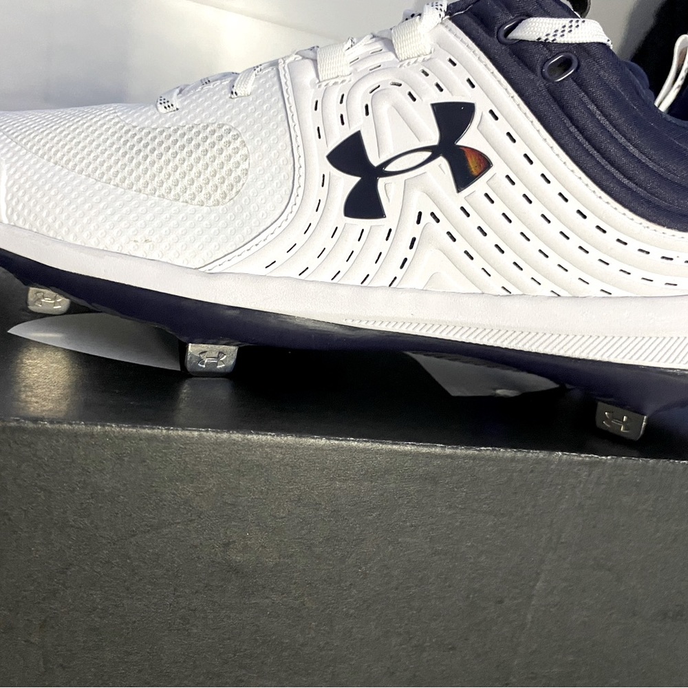 under armor women's cleats